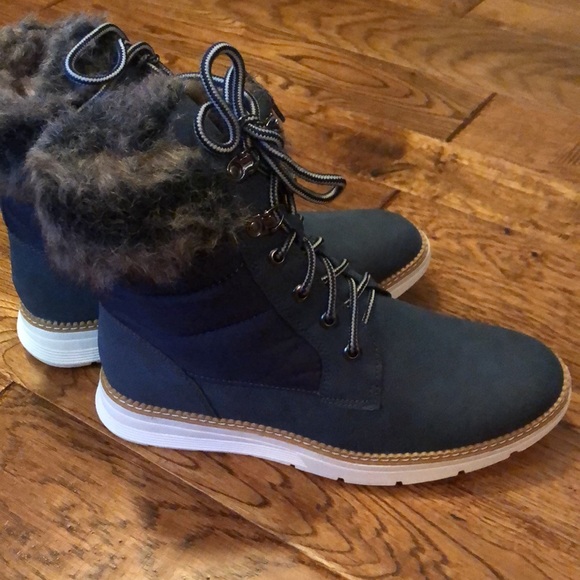 Women’s Journey + Crew navy fur booties size 8 - Picture 4 of 7